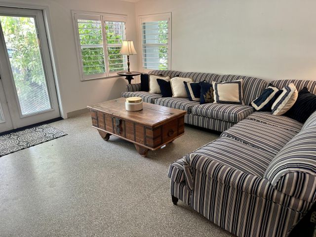 Дом в аренду по адресу 212 Kings Lynn - фото 6252818