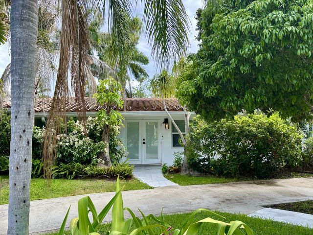 Дом в аренду по адресу 212 Kings Lynn - фото 6252820