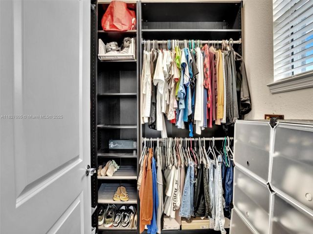 Продажа дома по адресу 3976 Poinciana Ln - фото 6199559