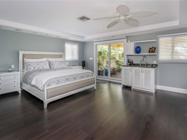 Дом в аренду по адресу 1108 Washington St - фото 6201256