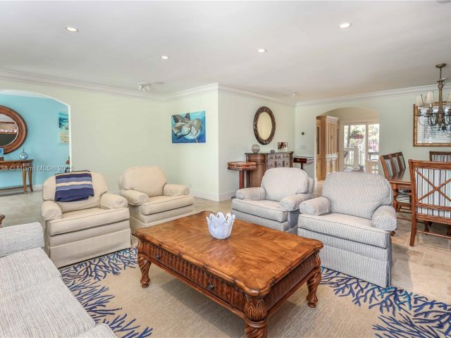 Дом в аренду по адресу 1108 Washington St - фото 6201263