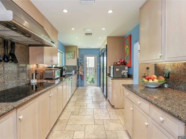 Дом в аренду по адресу 1108 Washington St - фото 6201269