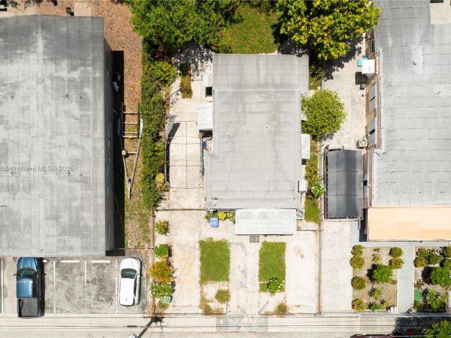 Продажа дома по адресу 36 NW 32nd St - фото 6200900