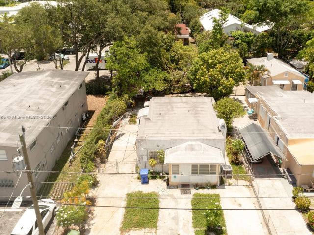 Продажа дома по адресу 36 NW 32nd St - фото 6200902