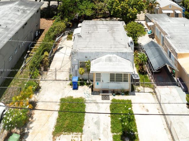 Продажа дома по адресу 36 NW 32nd St - фото 6200903