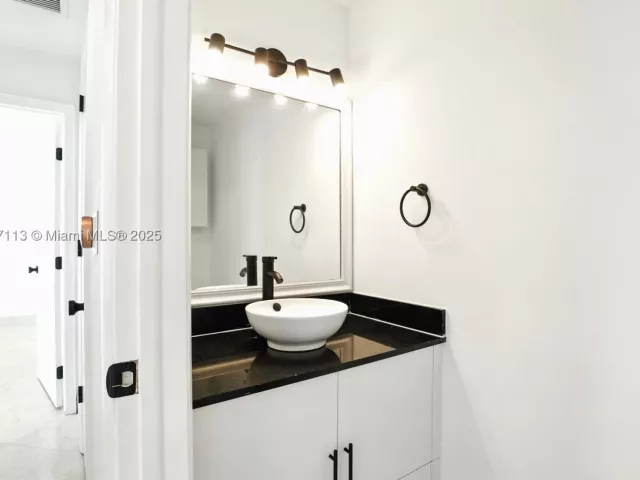 Продажа квартиры #4021 - фото 8132146