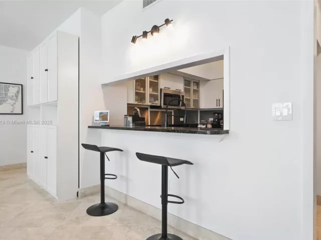 Продажа квартиры #4021 - фото 6203761