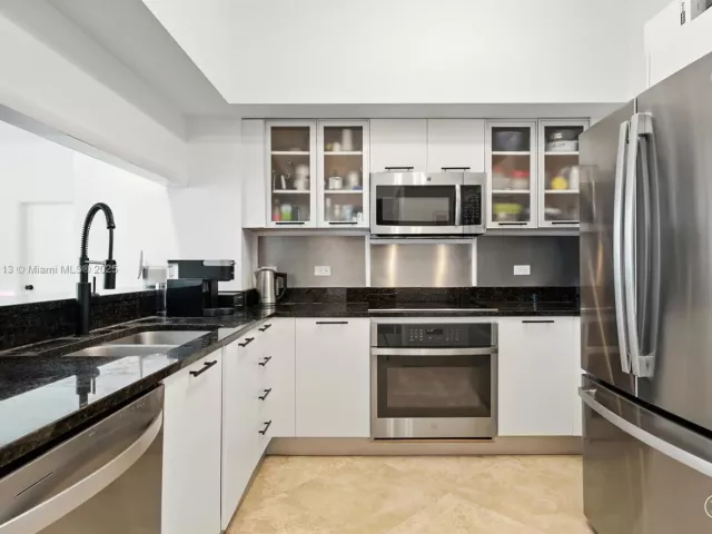 Продажа квартиры #4021 - фото 6203762