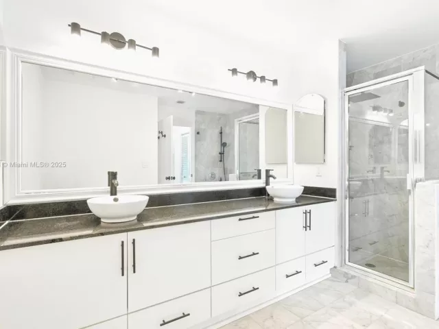 Продажа квартиры #4021 - фото 6203751