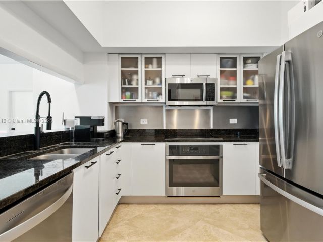 Продажа квартиры #4021 - фото 6203762