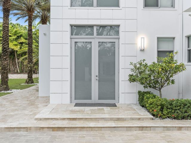 Продажа дома по адресу 3917 S Le Jeune Road - фото 6363448