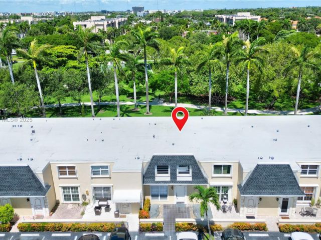 Продажа дома по адресу 933 NE 24th Ave 169 - фото 6201932