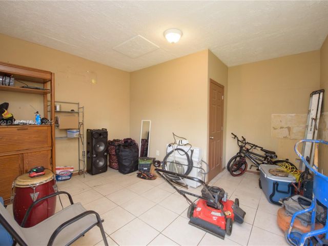 Продажа дома по адресу 916 NW 3rd Ave - фото 6208283