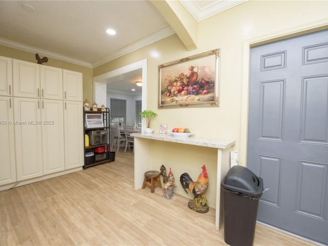 Продажа дома по адресу 916 NW 3rd Ave - фото 6208287