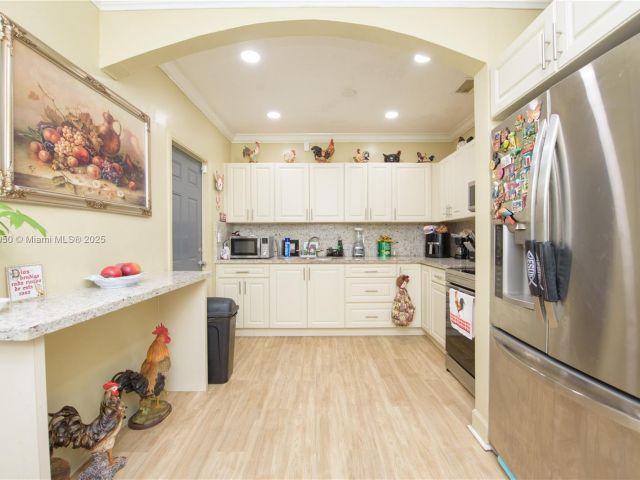 Продажа дома по адресу 916 NW 3rd Ave - фото 6208288