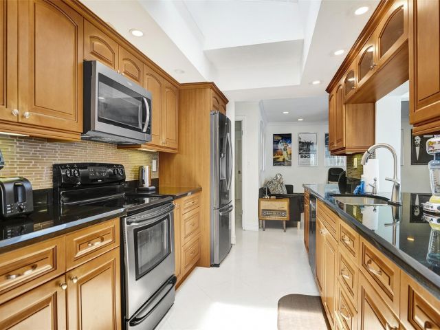 Дом в аренду по адресу 2051 CORAL REEF DR - фото 6202020