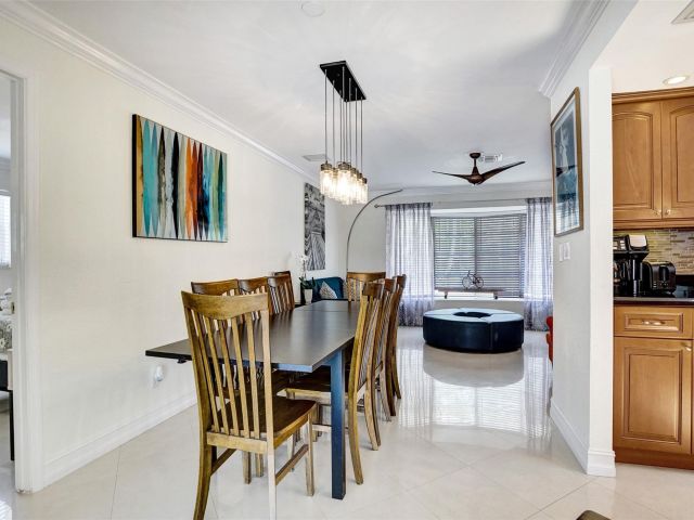 Дом в аренду по адресу 2051 CORAL REEF DR - фото 6202022