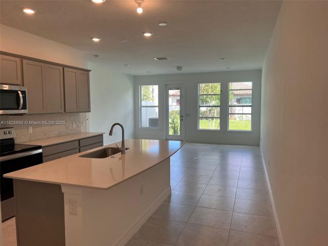 Продажа дома по адресу 6121 Rancho Lane - фото 6218490