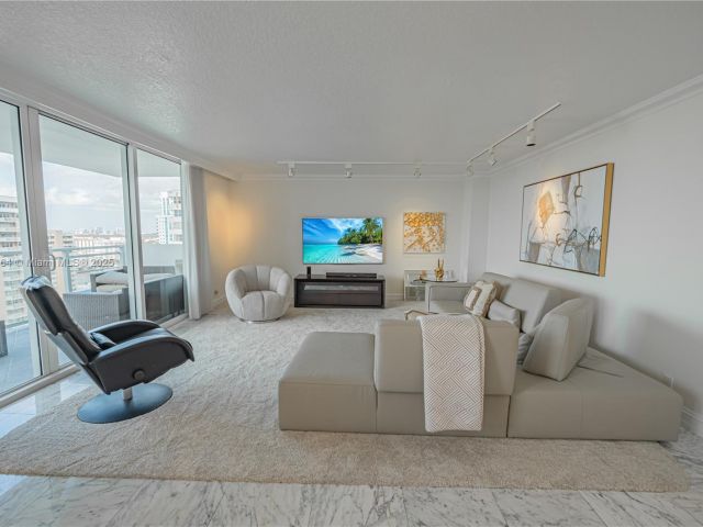 Продажа квартиры #2126 - фото 6203924