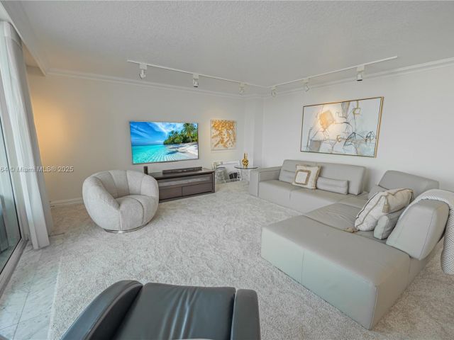 Продажа квартиры #2126 - фото 6203925