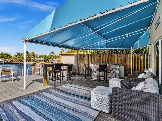 Продажа дома по адресу 2108 NE 24th St - фото 6201874