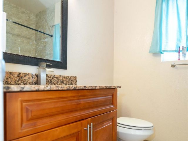 Продажа дома по адресу 2430 NW 13 ST - фото 6202164