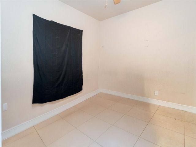 Продажа дома по адресу 2430 NW 13 ST - фото 6202166