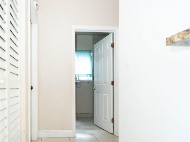 Продажа дома по адресу 2430 NW 13 ST - фото 6202168