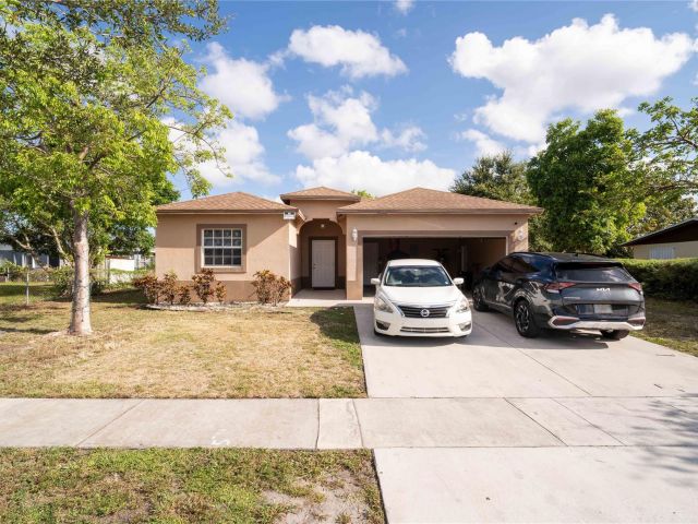 Продажа дома по адресу 2430 NW 13 ST - фото 6202182