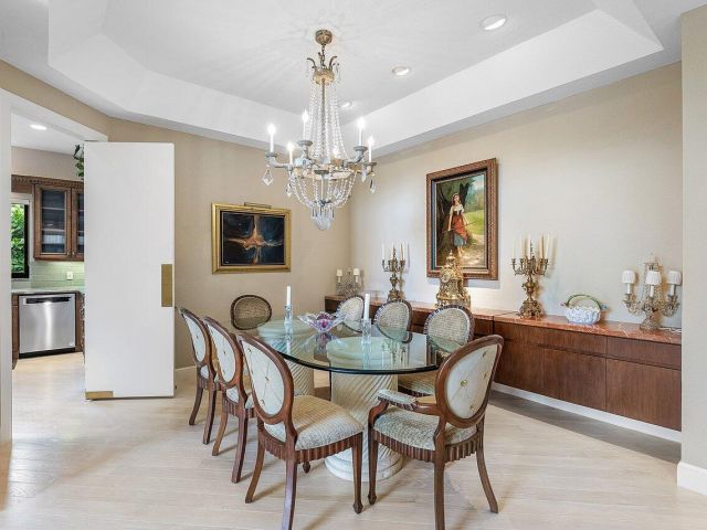 Продажа дома по адресу 17356 Loch Lomond Way - фото 6217065