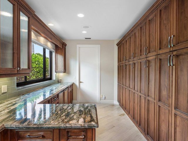 Продажа дома по адресу 17356 Loch Lomond Way - фото 6217066