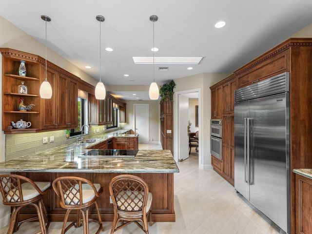 Продажа дома по адресу 17356 Loch Lomond Way - фото 6217070