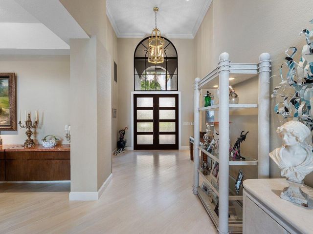 Продажа дома по адресу 17356 Loch Lomond Way - фото 6217072