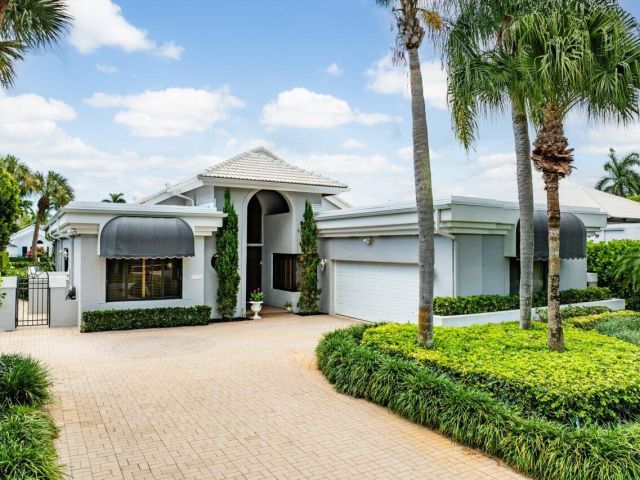 Продажа дома по адресу 17356 Loch Lomond Way - фото 6217078