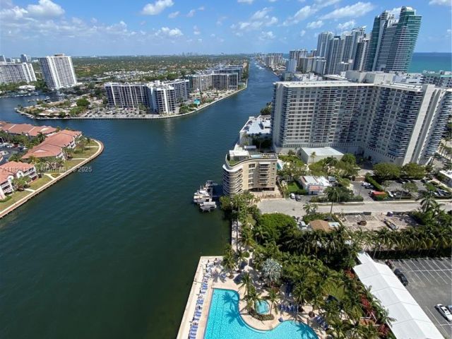 Квартира в аренду номерR2102 - фото 6203333