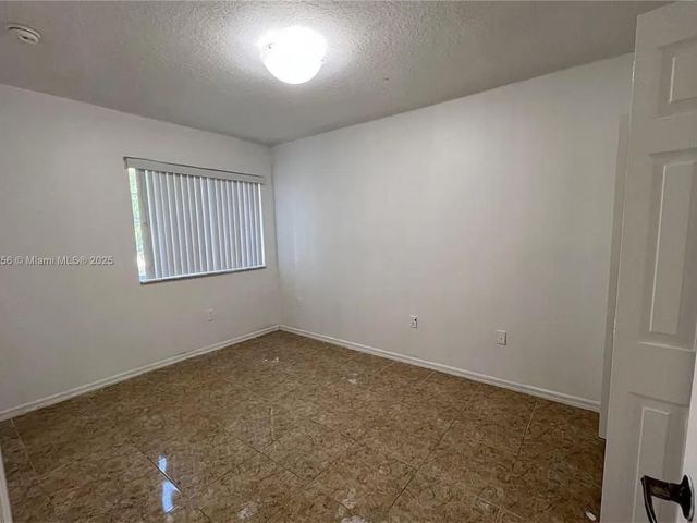 Дом в аренду по адресу 13990 SW 260th St 101 - фото 6212838