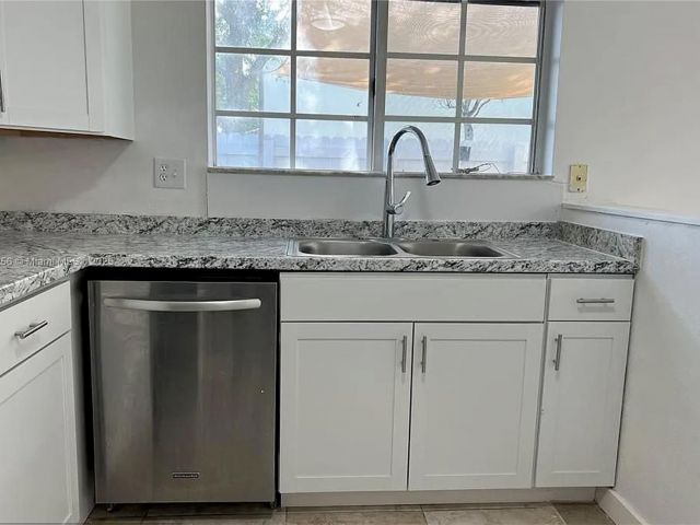 Дом в аренду по адресу 13990 SW 260th St 101 - фото 6212848