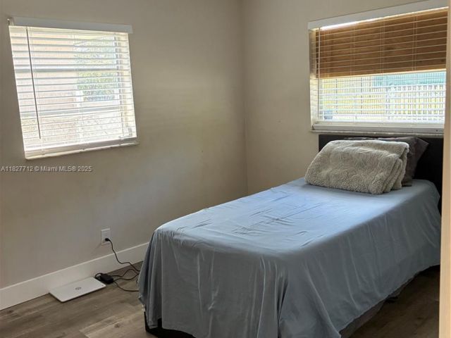 Продажа дома по адресу 1334 NW 83rd St - фото 6202248