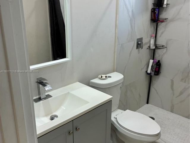 Продажа дома по адресу 1334 NW 83rd St - фото 6202249