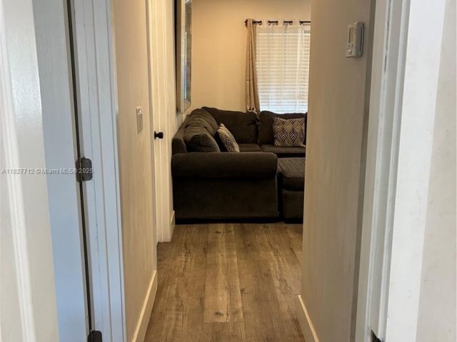 Продажа дома по адресу 1334 NW 83rd St - фото 6202252