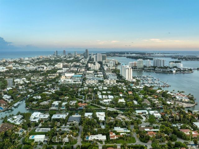 Продажа дома по адресу 2121 Regatta Ave - фото 6202096