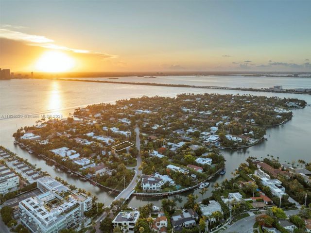 Продажа дома по адресу 2121 Regatta Ave - фото 6202105