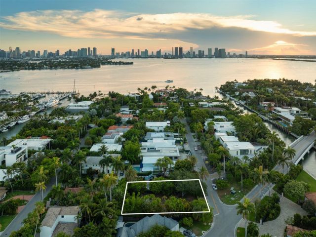 Продажа дома по адресу 2121 Regatta Ave - фото 6202108