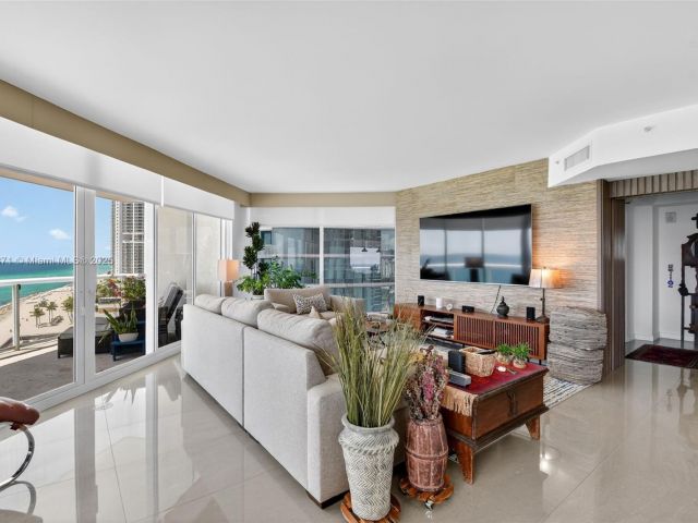 Продажа квартиры #1401 - фото 6245637