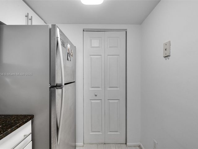 Продажа квартиры #1210 - фото 6203228