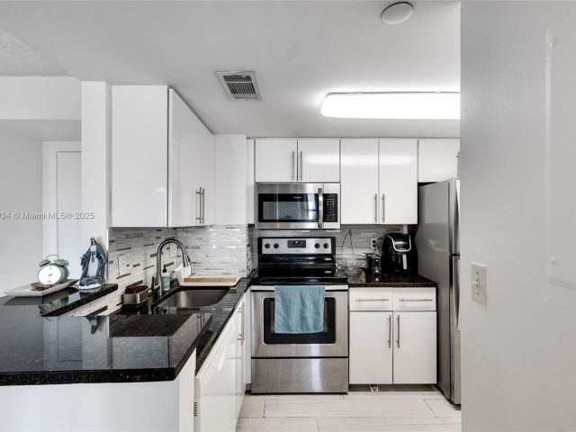 Продажа квартиры #1210 - фото 6203232