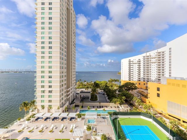 Продажа квартиры #1210 - фото 6203236