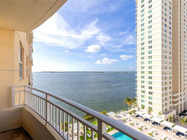 Продажа квартиры #1210 - фото 6203237