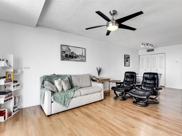 Продажа квартиры #1210 - фото 6203242