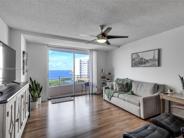 Продажа квартиры #1210 - фото 6203243